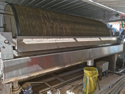 廃棄物液フィルターを廃棄します